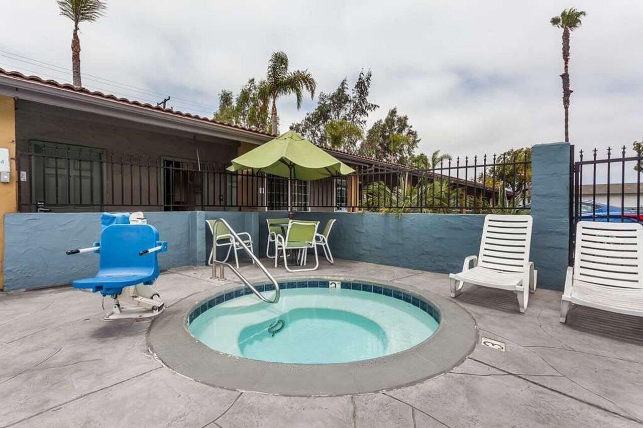 Howard Johnson By Wyndham National City/San Diego South Esterno foto
