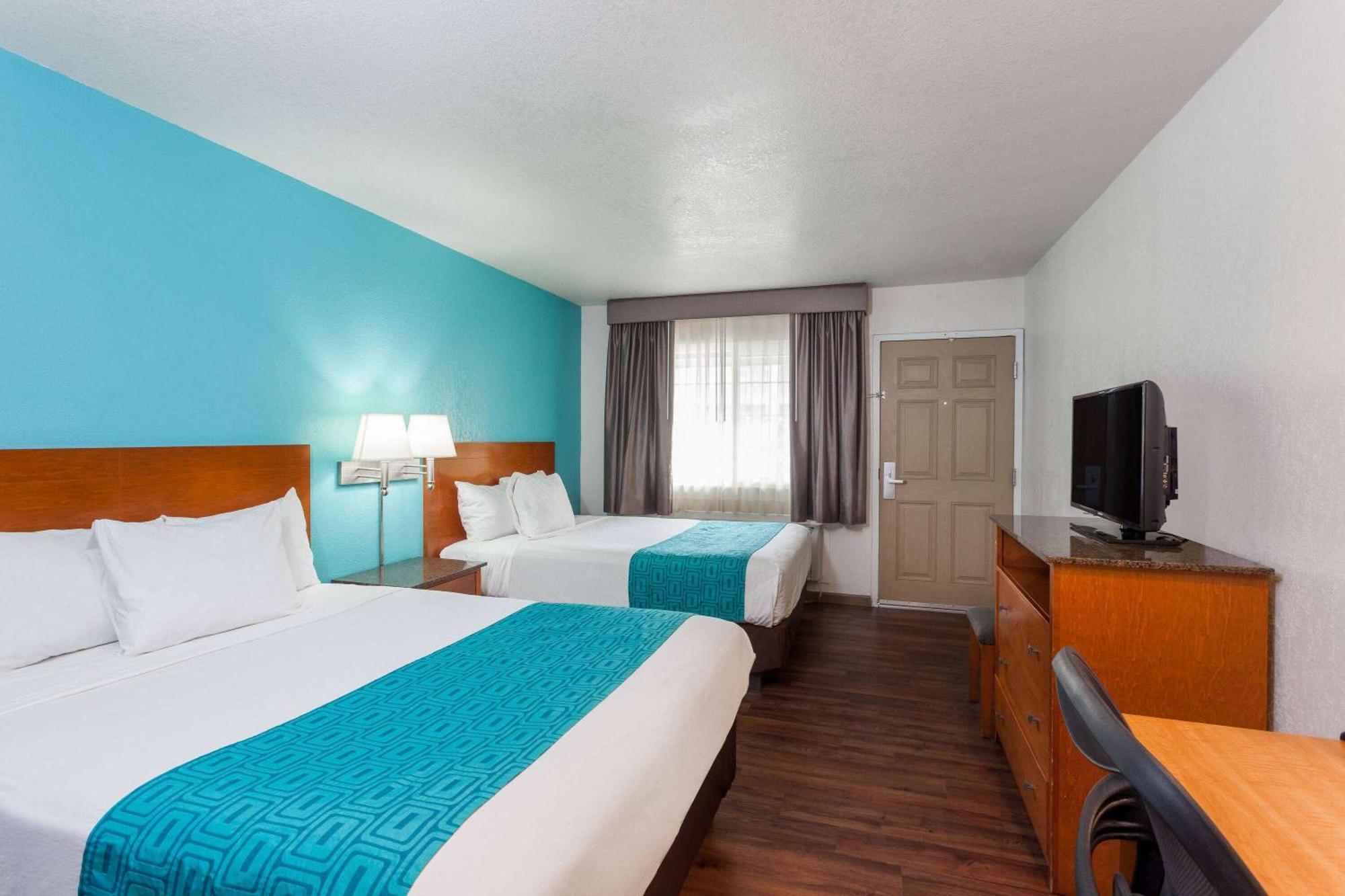 Howard Johnson By Wyndham National City/San Diego South Esterno foto