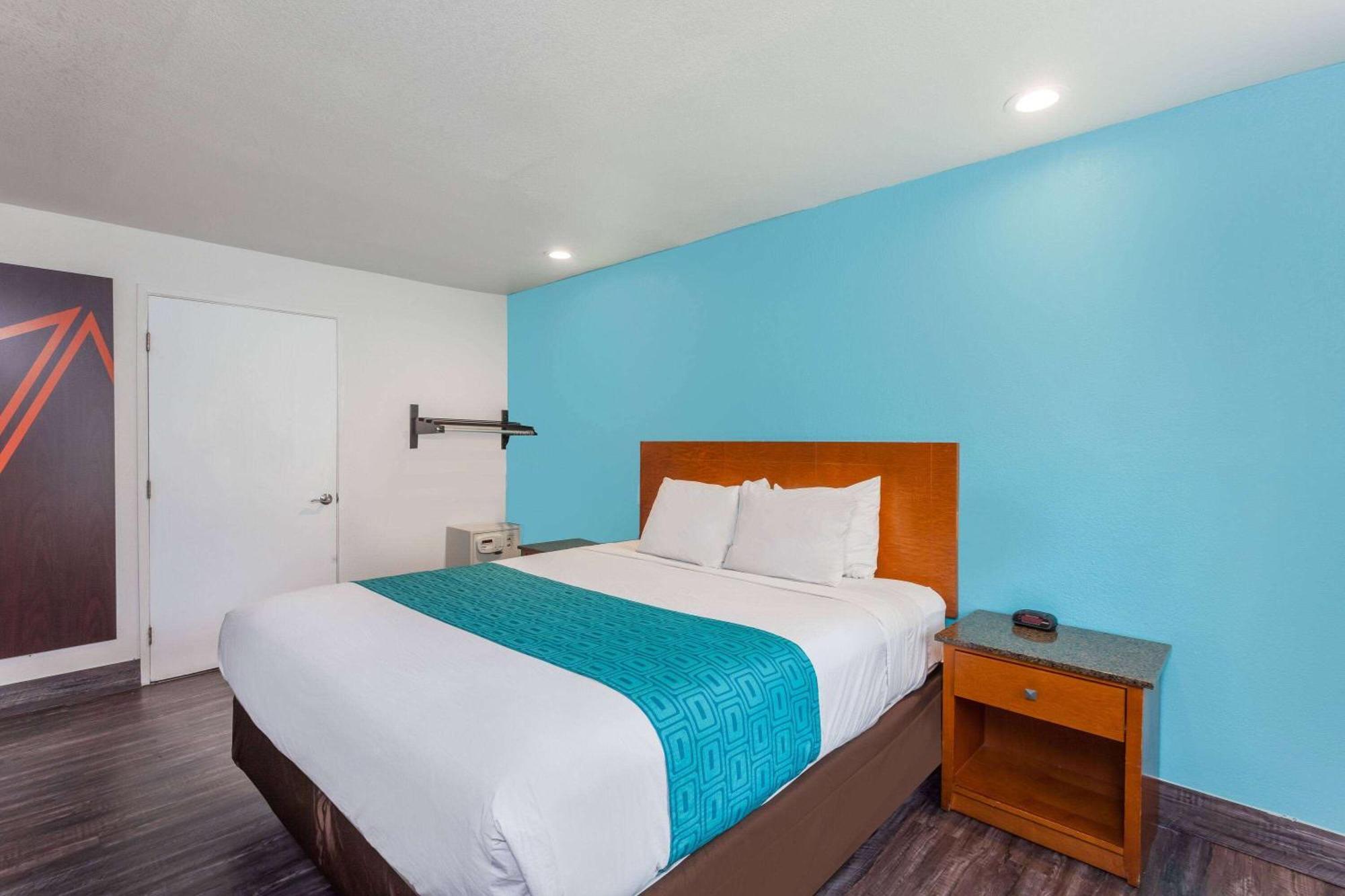 Howard Johnson By Wyndham National City/San Diego South Esterno foto