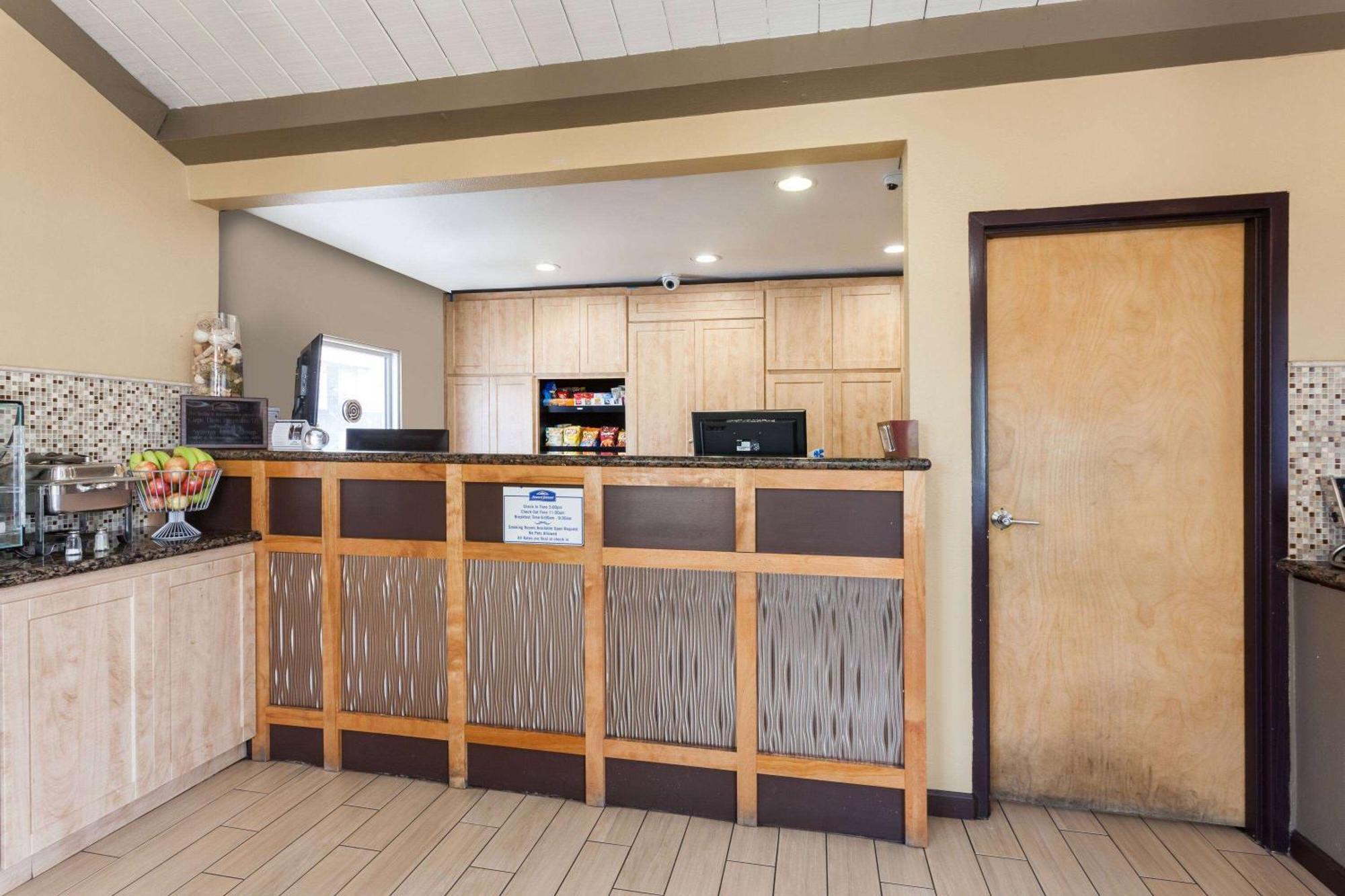 Howard Johnson By Wyndham National City/San Diego South Esterno foto