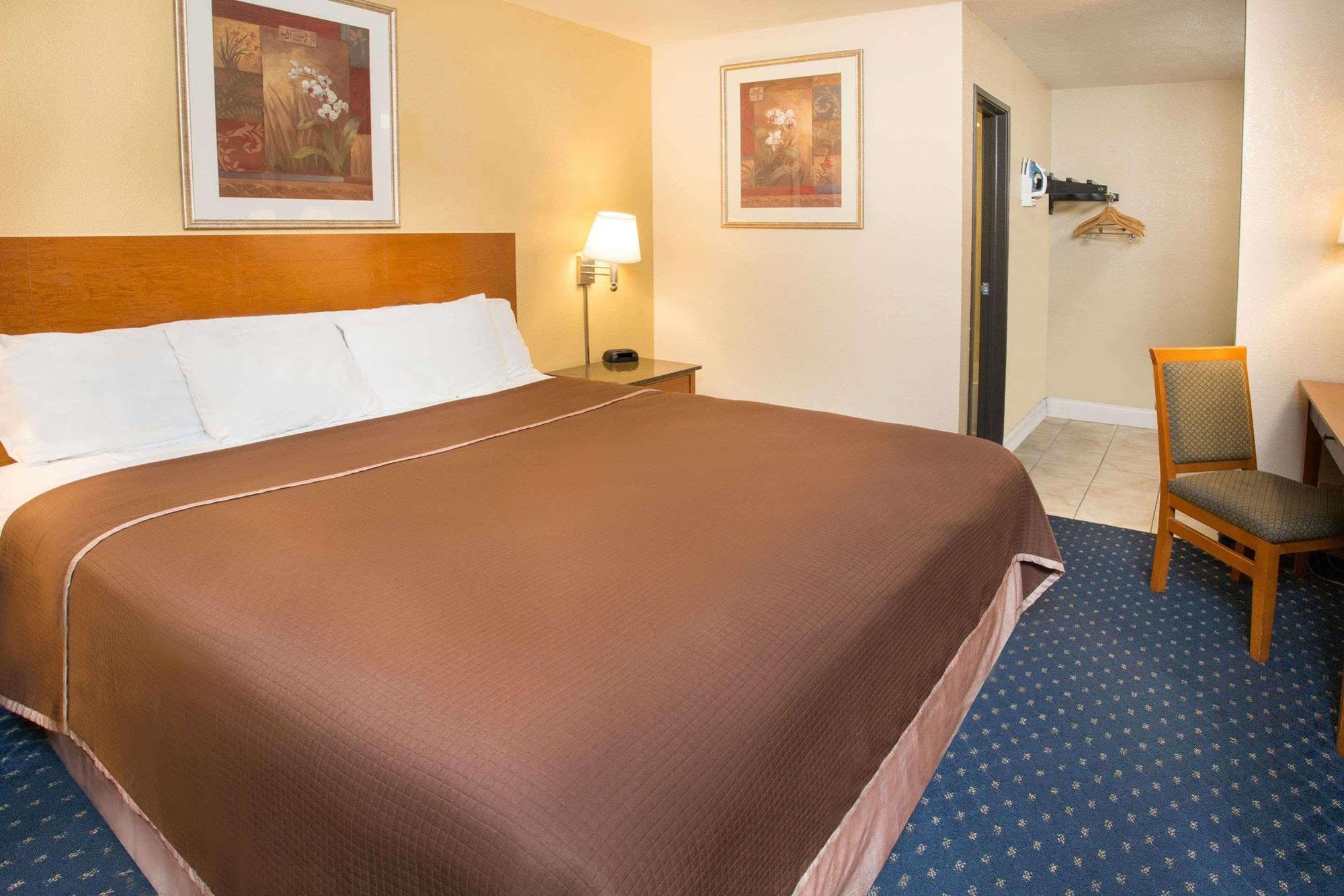 Howard Johnson By Wyndham National City/San Diego South Esterno foto